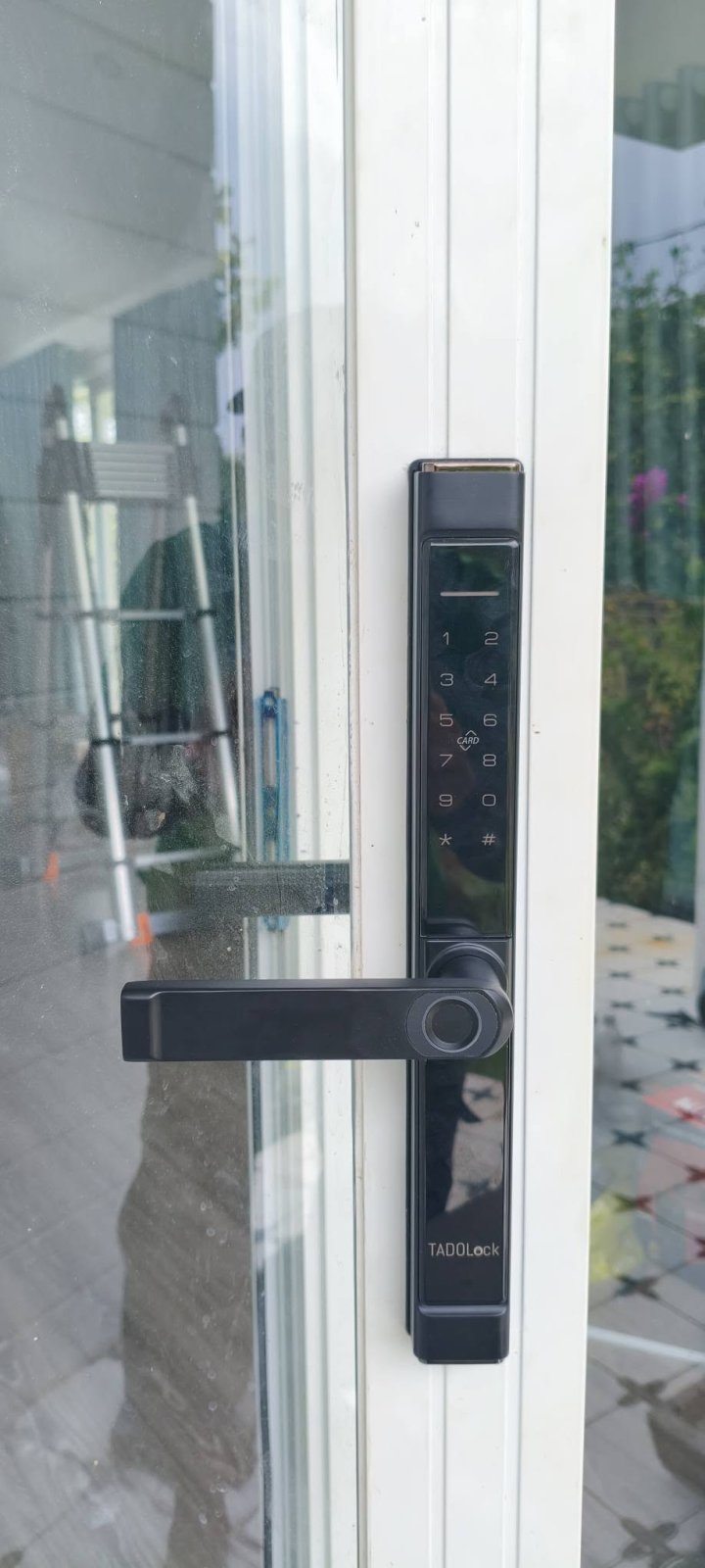 KHÓA THÔNG MINH TADOLock Cửa gỗ